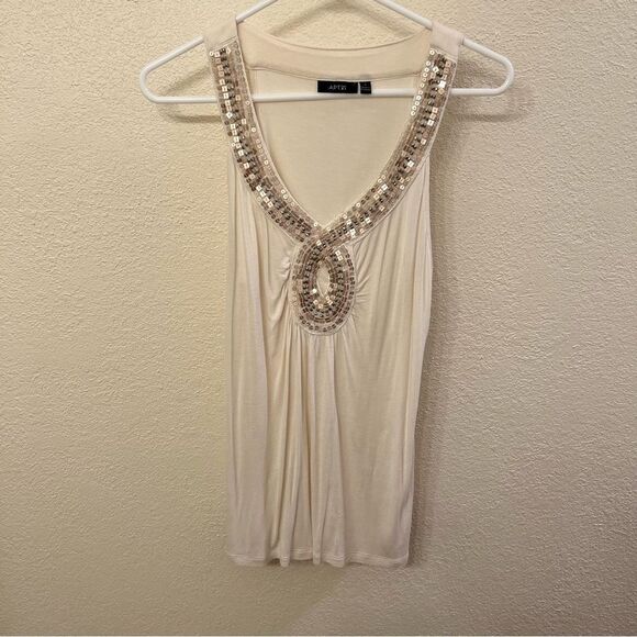 Apt 9 Decorated Sleeveless White Top Size Small - Picture 1 of 4